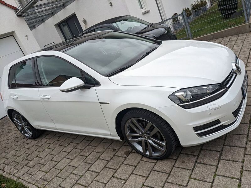 Weiß Gebraucht 2016 VW Golf VII LOUNGE Limousine | 16.999 € (Fairer Preis) - Bild 1/4