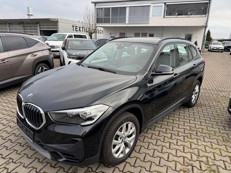 Schwarz Gebraucht 2021 BMW X1 Advantage SUV | 21.790 € (Guter Preis) - Bild 1/4
