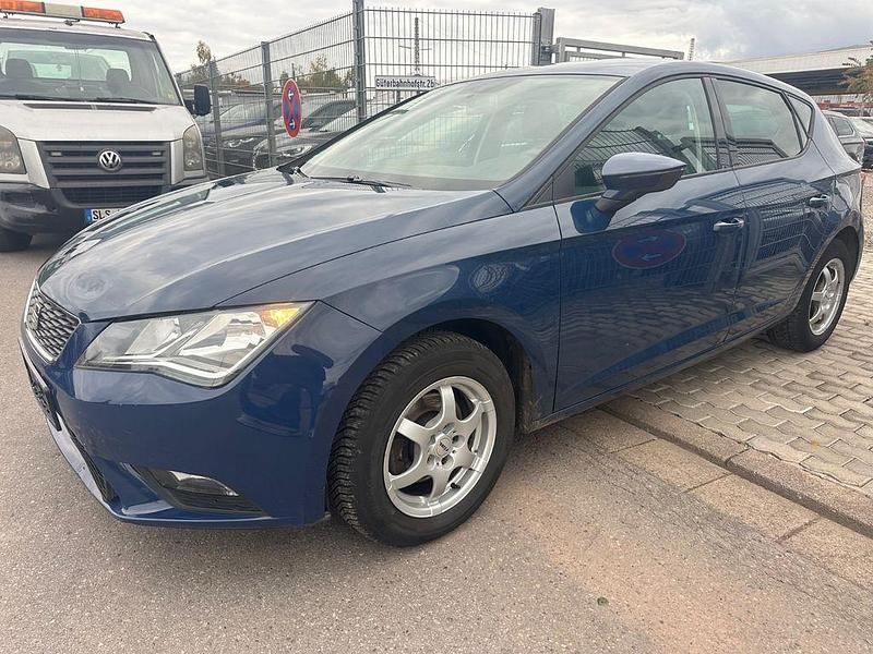 Blau Gebraucht 2016 Seat Leon Reference Limousine | 5.400 € (Superpreis) - Bild 1/4