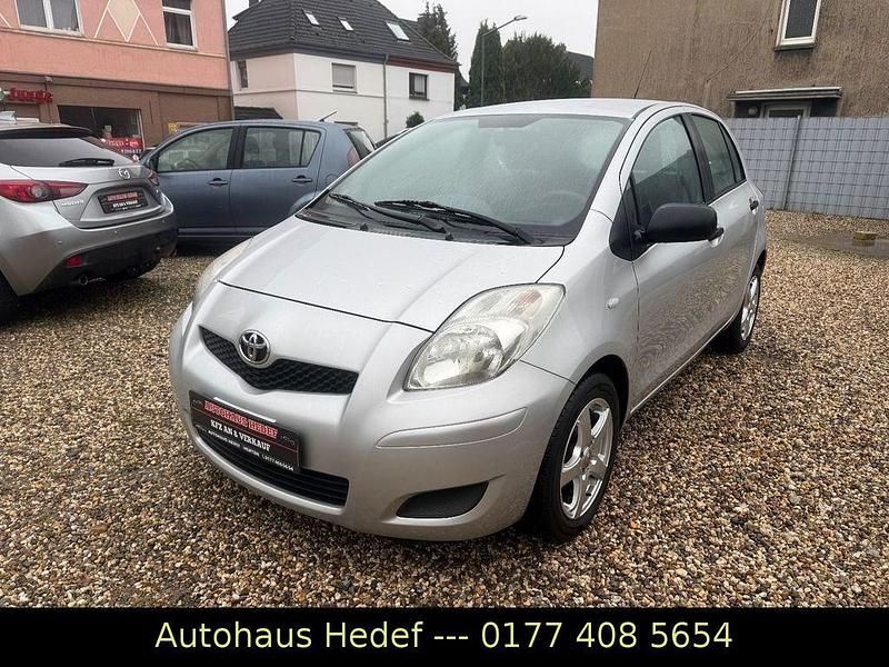 Gebraucht Toyota Yaris Cool 101 PS (74 kW) 2009 Silber Limousine