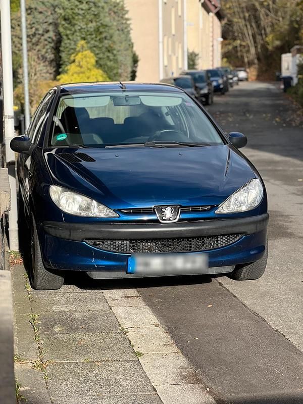 Blau Gebraucht 2000 Peugeot 206 Kleinwagen | 1.480 € (Fairer Preis) - Bild 1/4