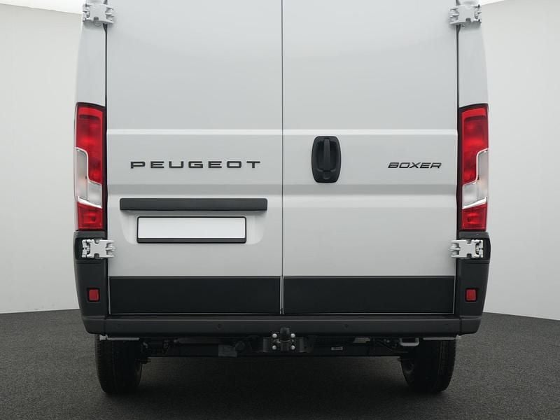 Gebraucht Peugeot Boxer 140 PS (102 kW) 2025 Kaolinweiß Van