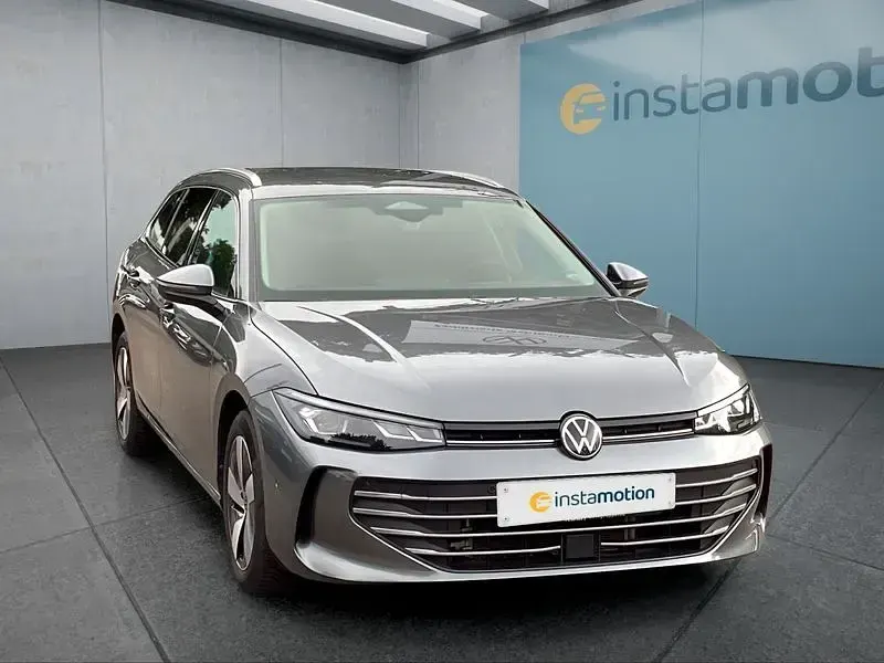 Gebraucht VW Passat 204 PS (150 kW) 2025 Grau Kombi