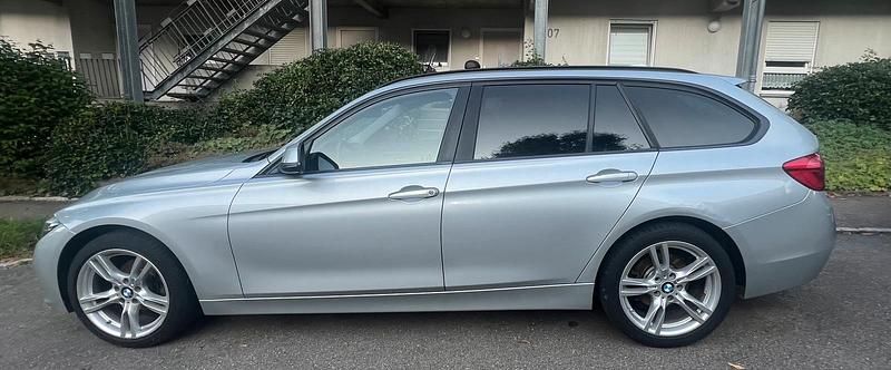 Silber Gebraucht 2016 BMW 318 Kombi | 9.650 € (Superpreis) - Bild 1/4