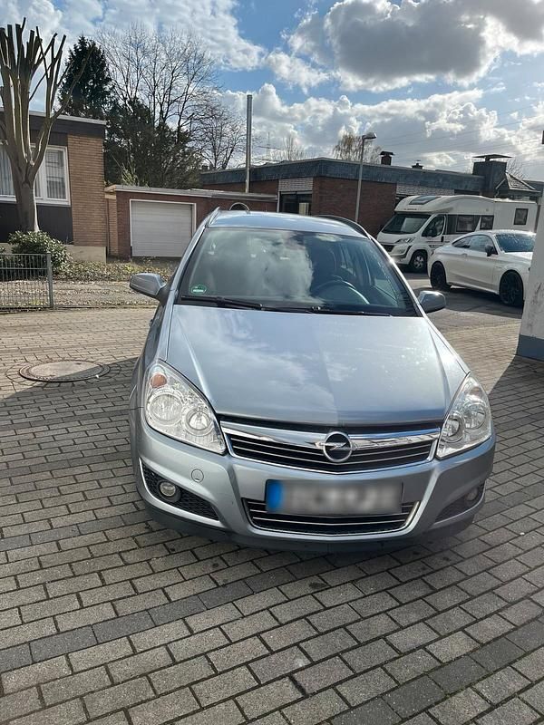 Gebraucht Opel Astra 125 PS (91 kW) 2008 Silber Kombi