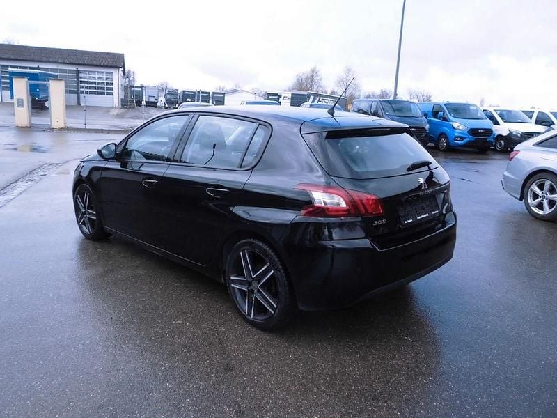Gebraucht Peugeot 308 Active 125 PS (91 kW) 2014 Schwarz Limousine