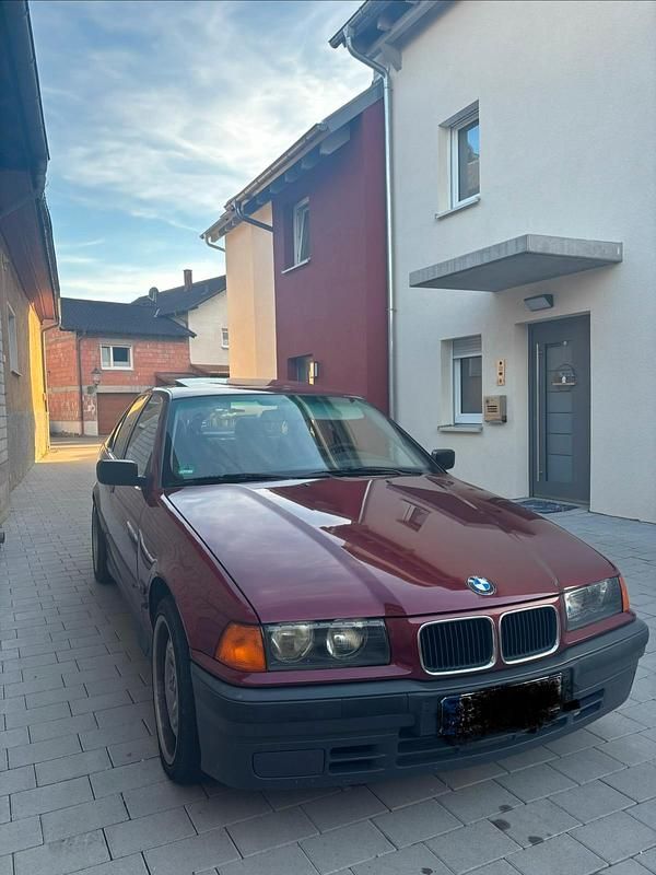 Gebraucht BMW 316 102 PS (75 kW) 1995 Rot Limousine