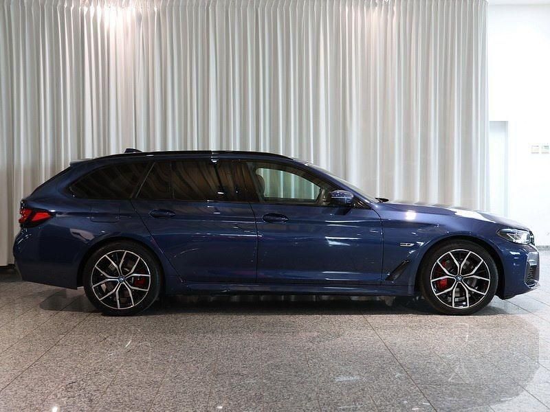 Gebraucht BMW 530e M Sport 184 PS (135 kW) 2023 Phytonicblau Kombi