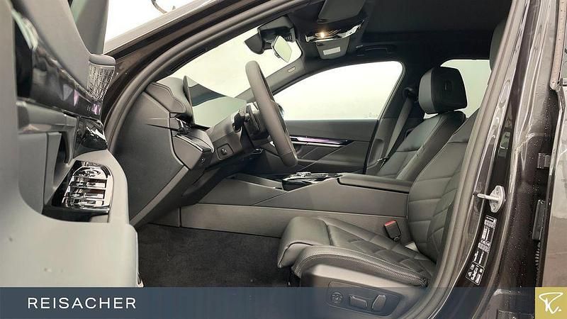 Neu BMW 540 Sport Line 303 PS (222 kW) 2026 Grau Kombi