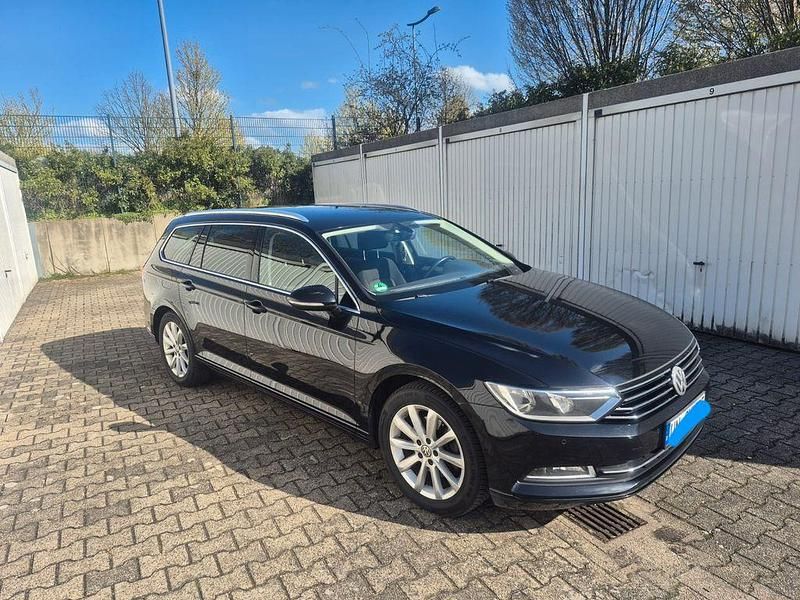 Gebraucht VW Passat Comfortline 150 PS (110 kW) 2016 Schwarz Kombi