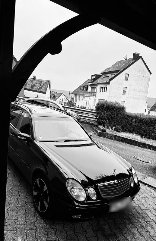 Schwarz Gebraucht 2004 Mercedes 200 Kombi | 4.000 € (Fairer Preis) - Bild 1/4