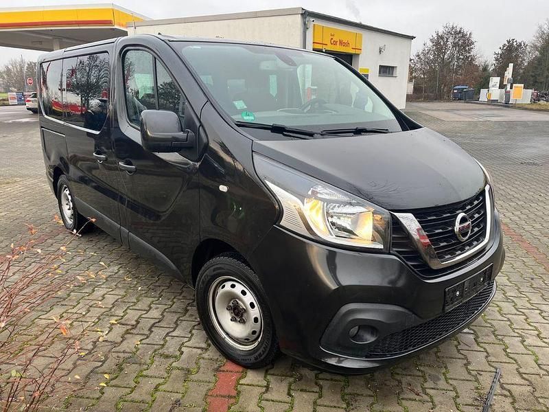 Gebraucht Nissan NV300 145 PS (106 kW) 2016 Schwarz Van