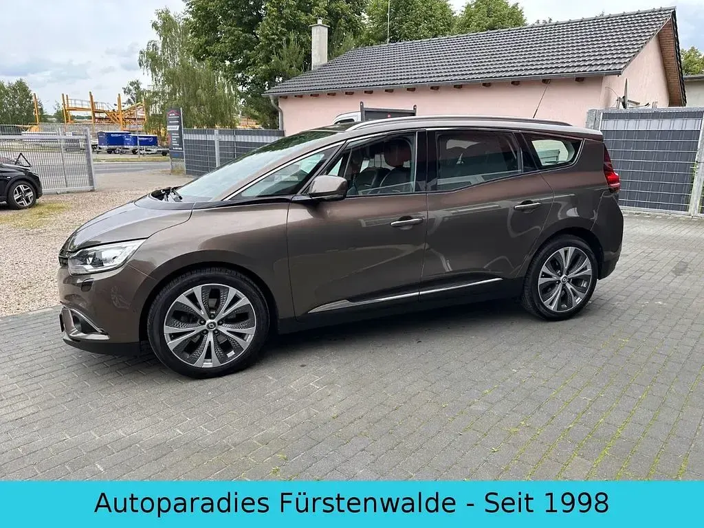 Gebraucht Renault Scénic III Intens 132 PS (97 kW) 2017 Gold Van / Kleinbus