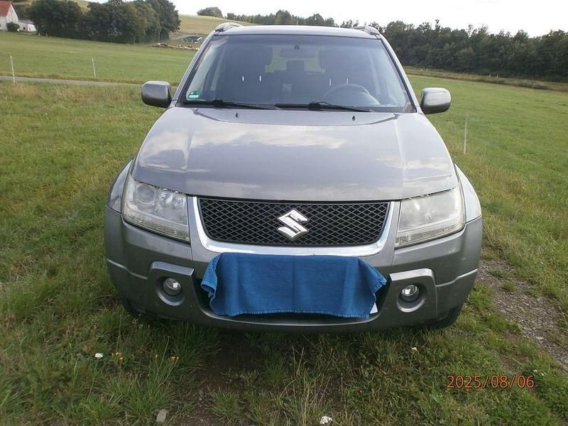Silber Gebraucht 2007 Suzuki Grand Vitara Comfort SUV | 3.600 € (Etwas zu teuer) - Bild 1/4