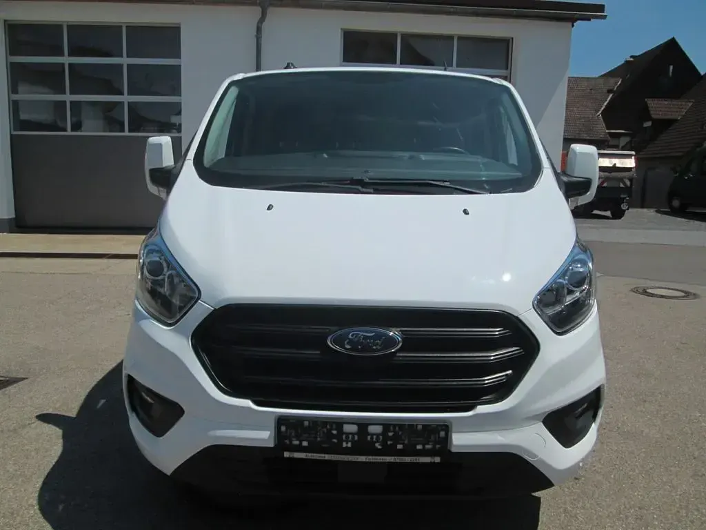 Gebraucht Ford 300 Trend 105 PS (77 kW) 2023 Weiß Van / Kleinbus