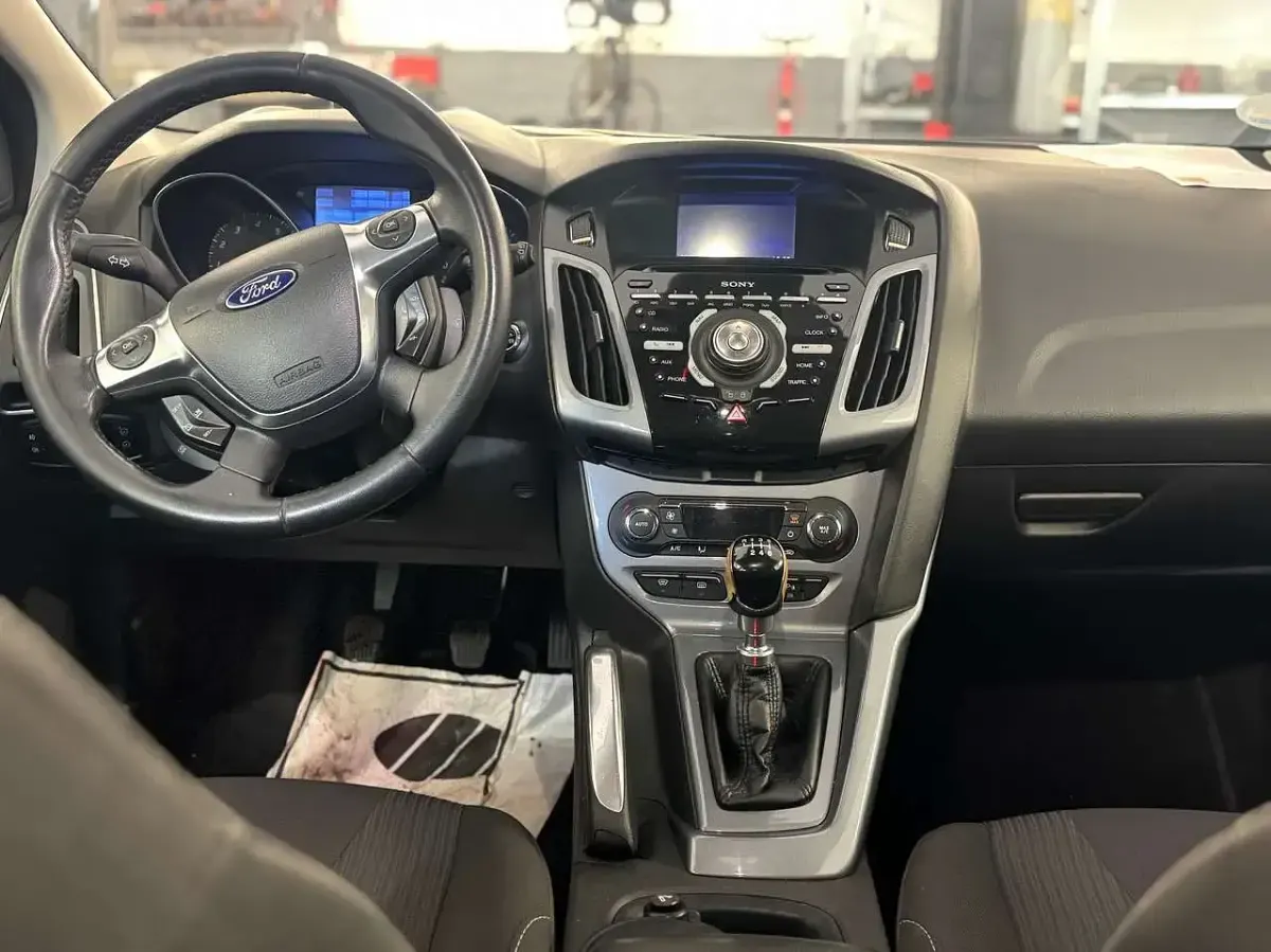 Używany Ford Focus 150 KM (110 kW) 2011 Brązowy Kombi