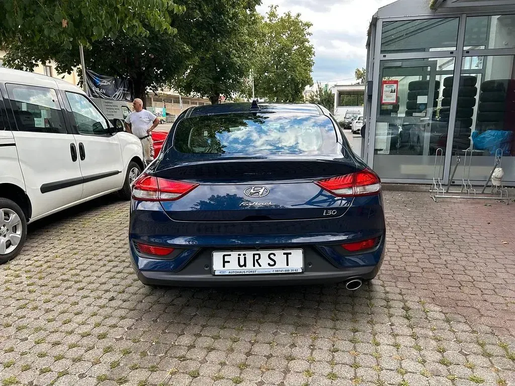 Gebraucht Hyundai i30 Sport 120 PS (88 kW) 2021 Blau Limousine