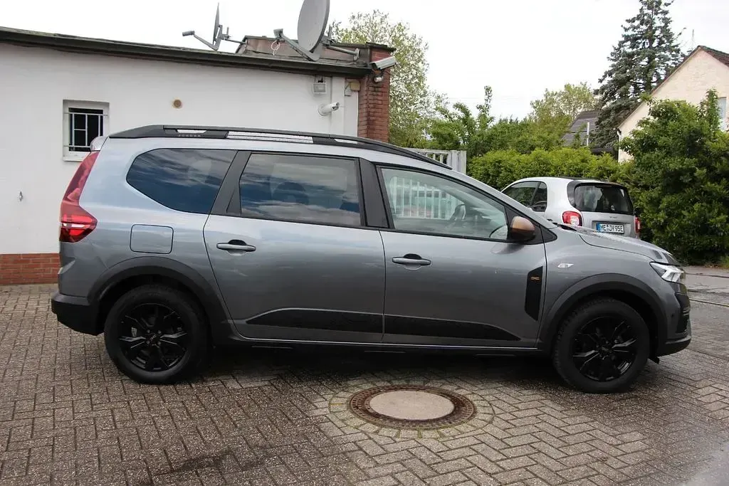 Gebraucht Dacia Jogger Extreme 101 PS (74 kW) 2023 Grau Van / Kleinbus