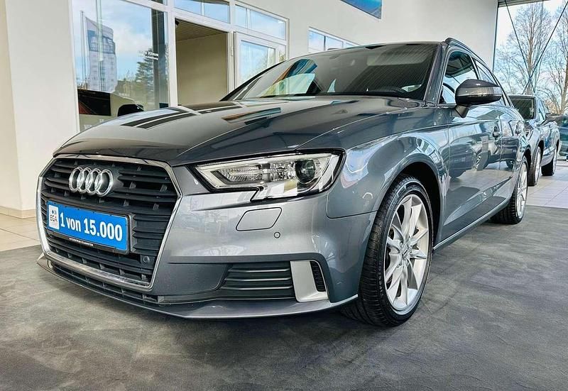 Monsungrau metallic Gebraucht 2018 Audi A3 Sport Kombi | 13.890 € (Fairer Preis) - Bild 1/4