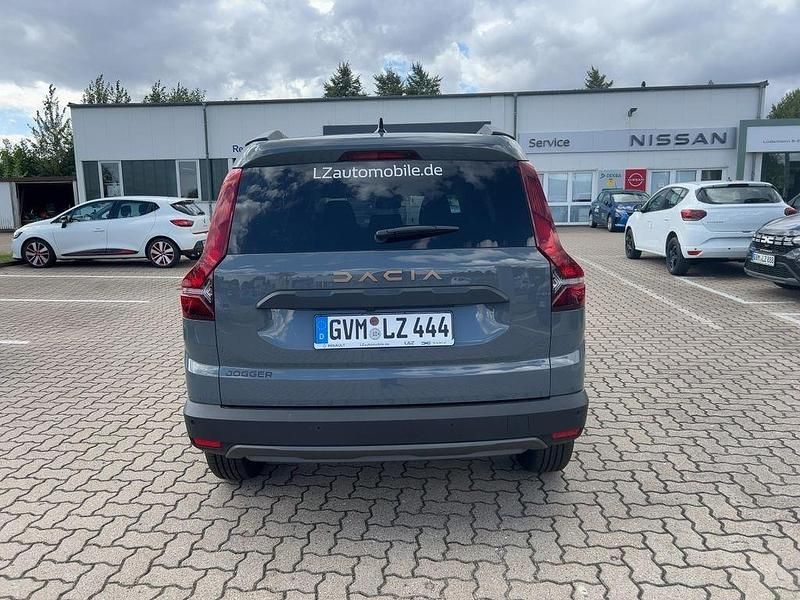 Gebraucht Dacia Jogger Extreme 110 PS (80 kW) 2025 Schiefergrau Van / Kleinbus