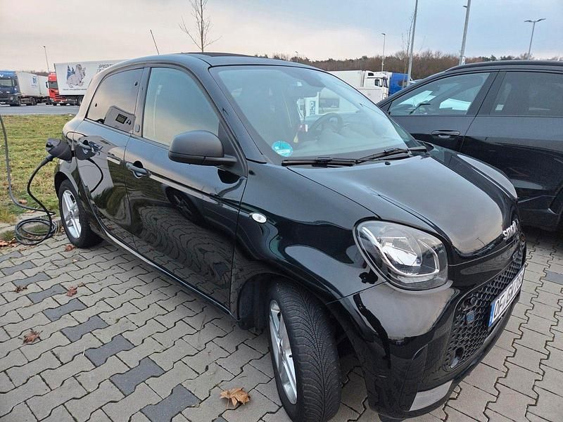 Schwarz Gebraucht 2021 Smart ForFour Electric Drive Kleinwagen | 9.500 € (Fairer Preis) - Bild 1/4