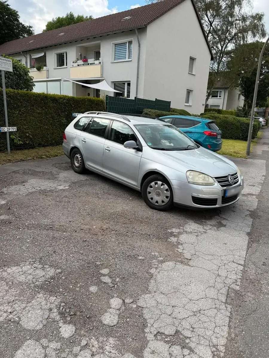 Gebraucht VW Golf VI 105 PS (77 kW) 2009 Silber Kleinwagen