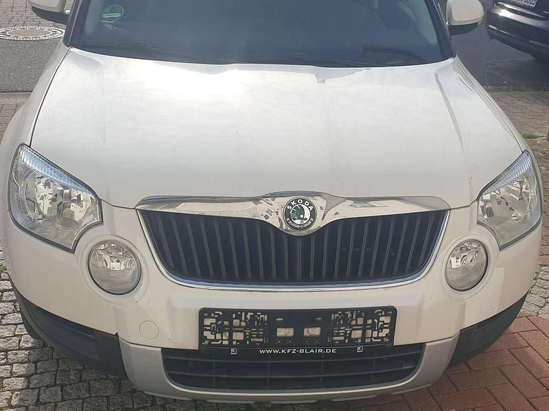 Gebraucht Skoda Yeti Active 105 PS (77 kW) 2012 Weiß SUV