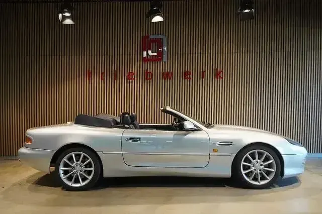 Second-hand Aston Martin DB7 416 CP (305 kW) 2003 Argintiu Cabrio