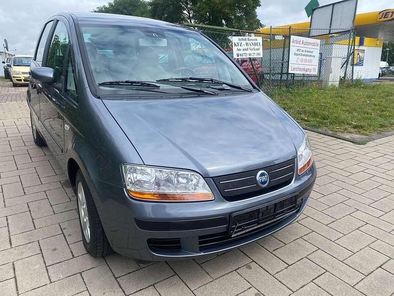 Grau Gebraucht 2004 Fiat Idea Emotion Van / Kleinbus | 2.000 € (Fairer Preis) - Bild 1/4