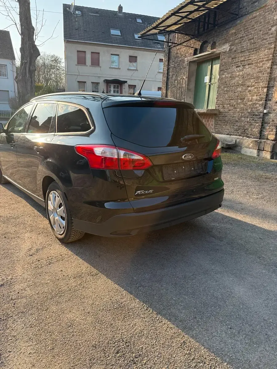 Gebraucht Ford Focus 2014 Schwarz Kombi
