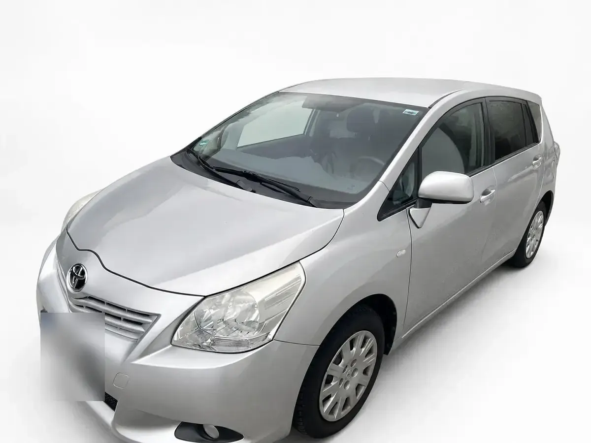 Gebraucht Toyota Verso 131 PS (96 kW) 2010 Grau Van / Kleinbus
