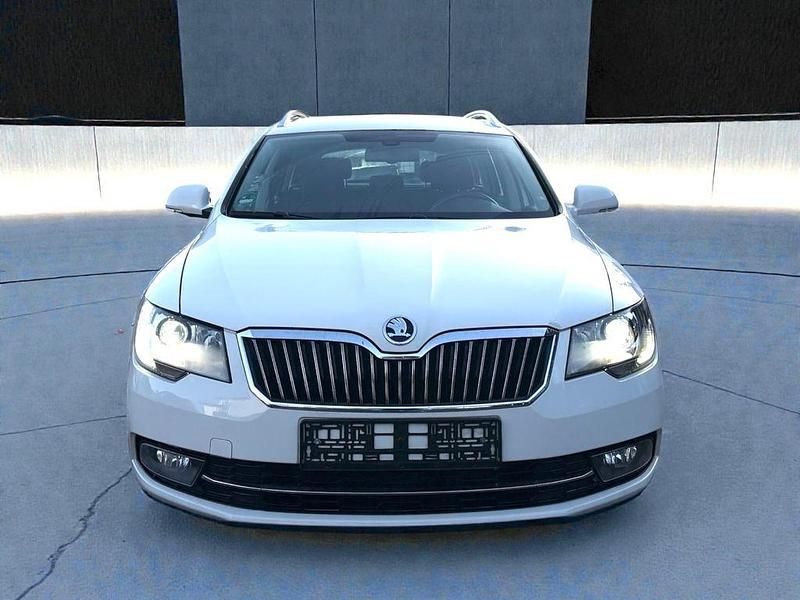 Gebraucht Skoda Superb 140 PS (102 kW) 2015 Weiß Limousine