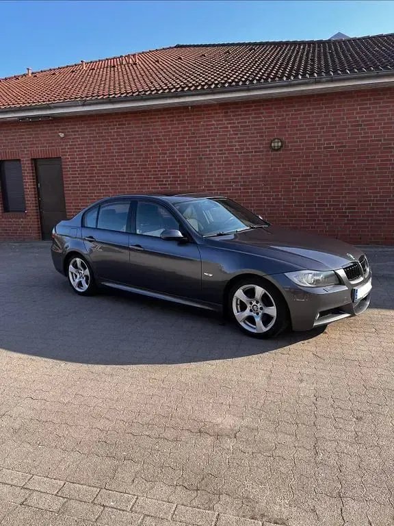 Gebraucht BMW 318 M Sport 129 PS (94 kW) 2006 Grau Limousine