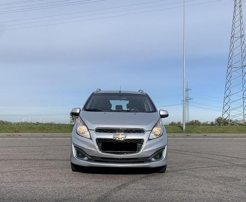 Silber Gebraucht 2013 Chevrolet Spark Kleinwagen | 2.990 € (Guter Preis) - Bild 1/4