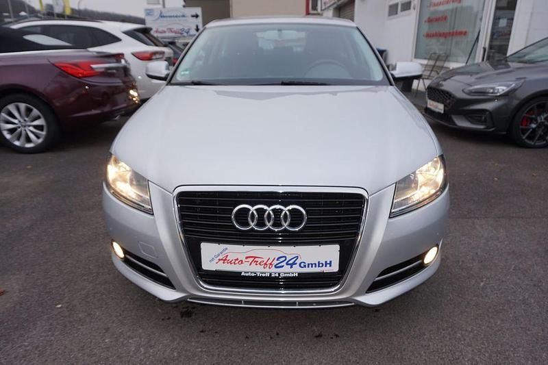 Używany Audi A3 Attraction 105 KM (77 kW) 2012 Srebrny Hatchback