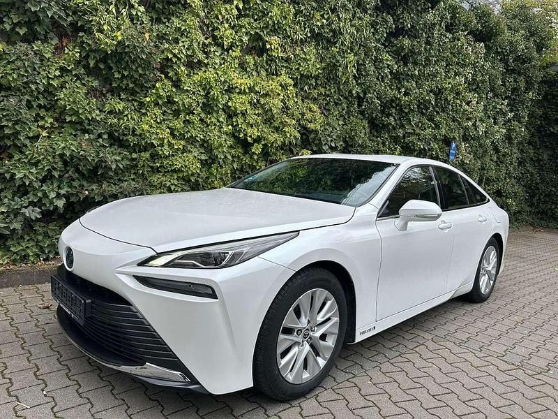 Gebraucht Toyota Mirai 182 PS (133 kW) 2022 Precious white Limousine
