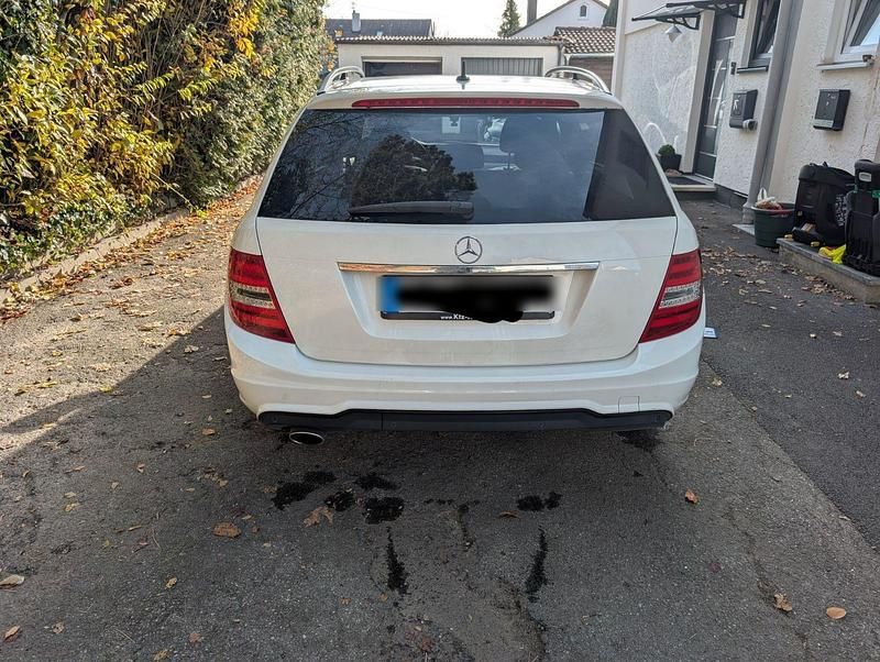 Weiß Gebraucht 2011 Mercedes C220 AMG Kombi | 8.490 € (Fairer Preis) - Bild 1/4