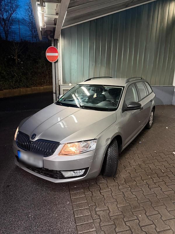 Gebraucht Skoda Octavia 105 PS (77 kW) 2014 Kleinwagen