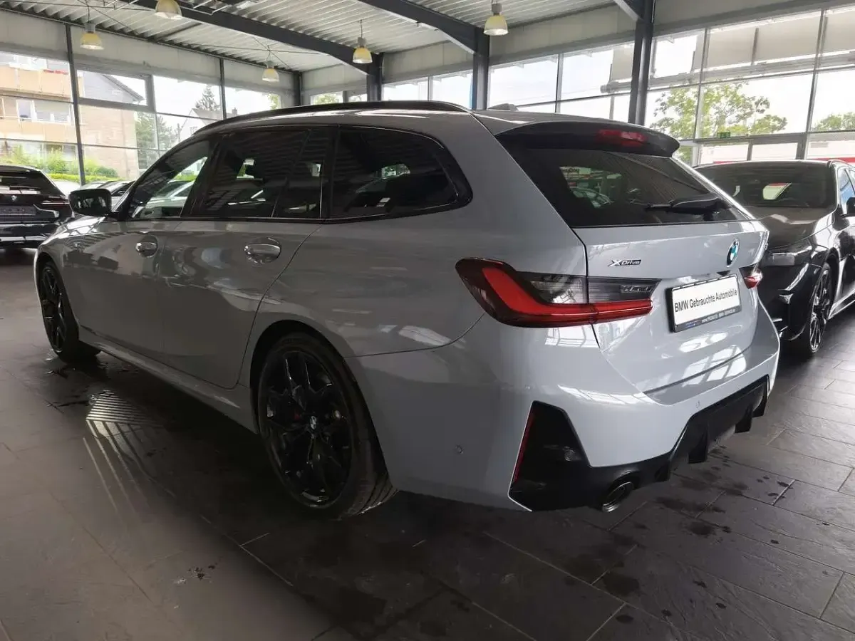 Gebraucht BMW 320 M Sport 190 PS (139 kW) 2026 Brooklyn grau Kombi
