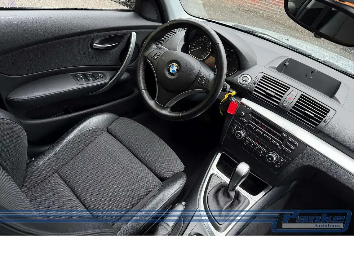 Second-hand BMW 123 Performance 204 CP (150 kW) 2010 Argintiu Hatchback