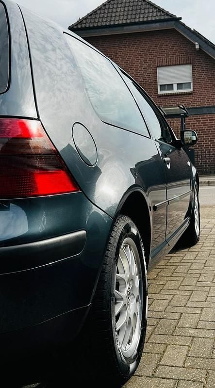 Gebraucht VW Golf IV 75 PS (55 kW) 2002 Grau Limousine