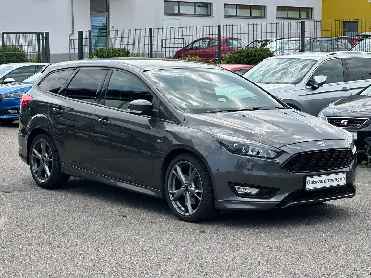 Gebraucht Ford Focus ST-Line 182 PS (133 kW) 2018 Magneticgrau metallic (metallic) Kombi