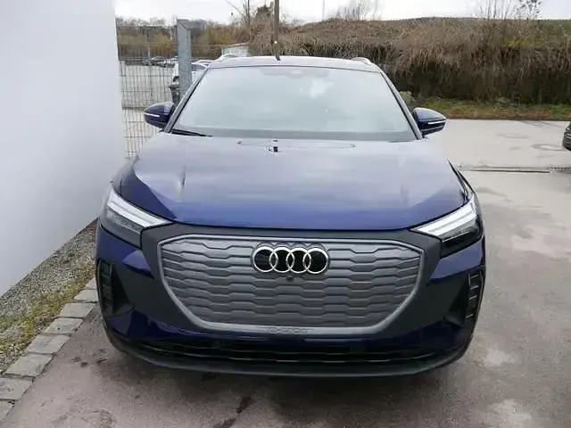 Second-hand Audi Q4 e-tron 150 kW (204 CP) 2023 Albastru SUV