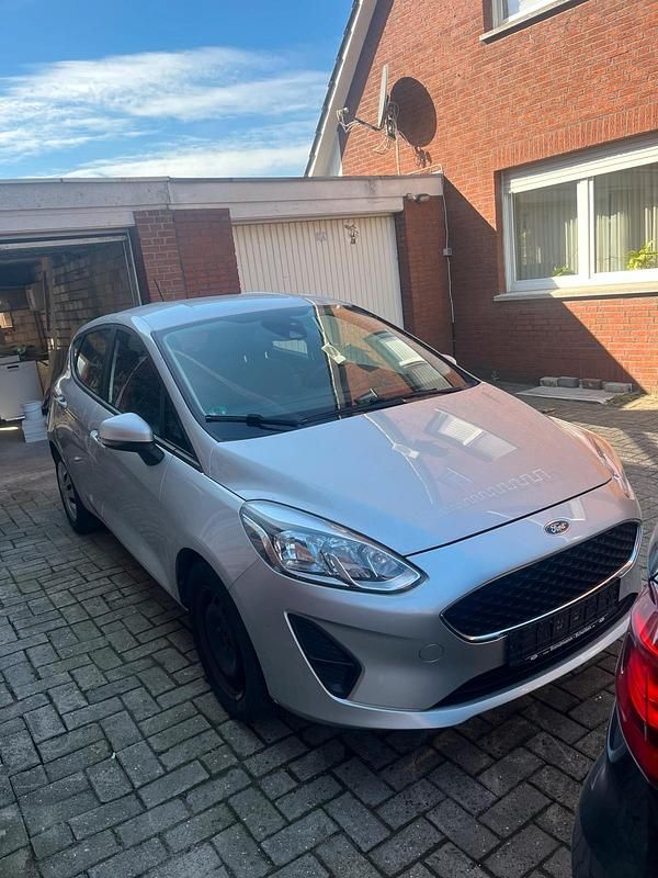 Silber Gebraucht 2017 Ford Fiesta Kleinwagen | 7.599 € (Guter Preis) - Bild 1/4
