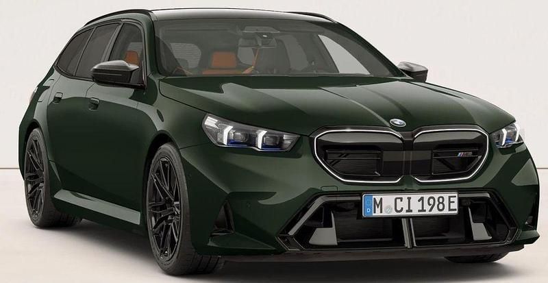Grün Neu 2026 BMW M5 Performance Kombi | 141.150 € (Superpreis) - Bild 1/4