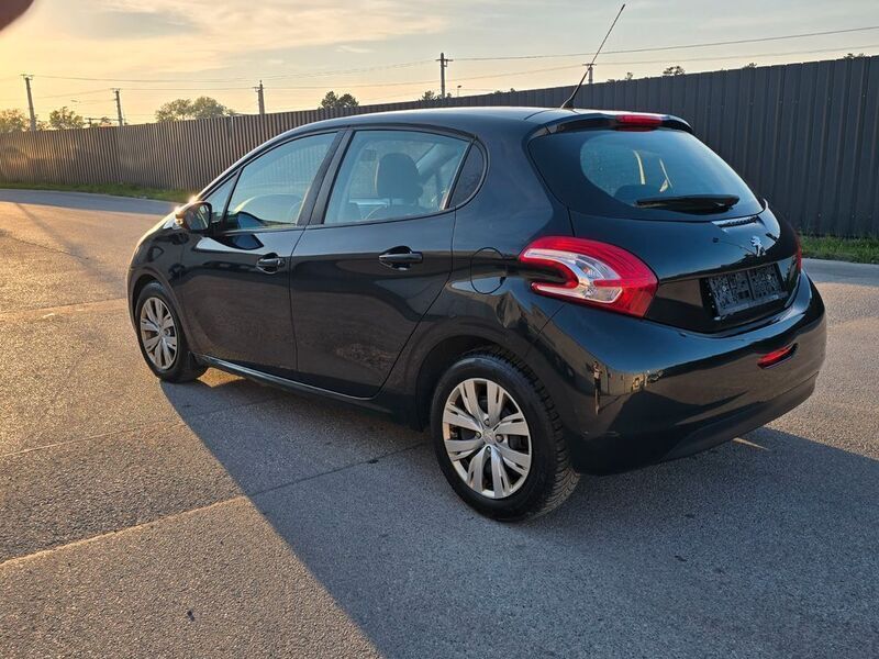 Gebraucht Peugeot 208 Active 95 PS (69 kW) 2012 Schwarz Kleinwagen