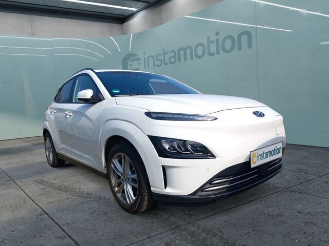 Weiß Gebraucht 2022 Hyundai Kona Prime SUV | 25.188 € (Fairer Preis) - Bild 1/2