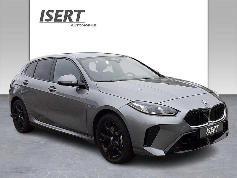 Grau Gebraucht 2024 BMW 120 M Sport Kleinwagen | 33.390 € (Superpreis) - Bild 1/4