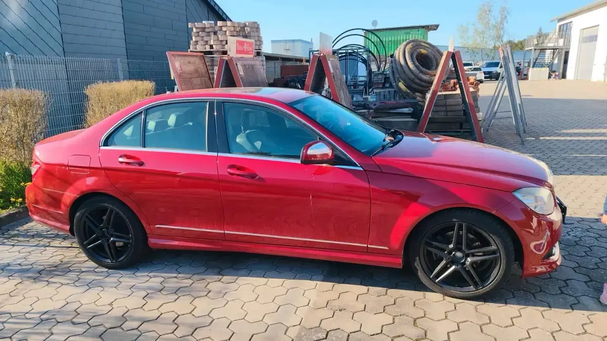 Gebraucht Mercedes C300 230 PS (169 kW) 2009 Rot Limousine