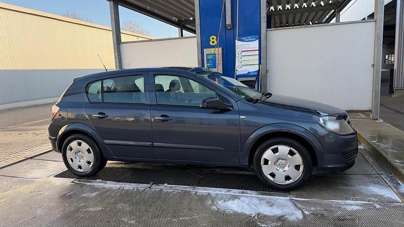 Gebraucht Opel Astra 90 PS (66 kW) 2006 Grau Limousine